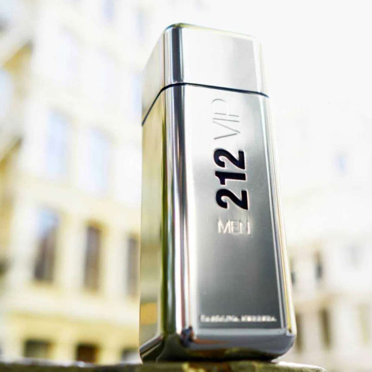 Carolina Herrera 212 Vip Men Edt 100Ml - Image 5