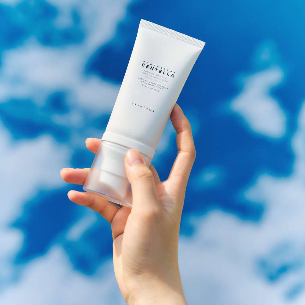 SKIN1004 Madagascar Centella Tone Brightening Tone-Up Sunscreen SPF50+ PA++++ Protector Solar 50 X Ml - Image 2