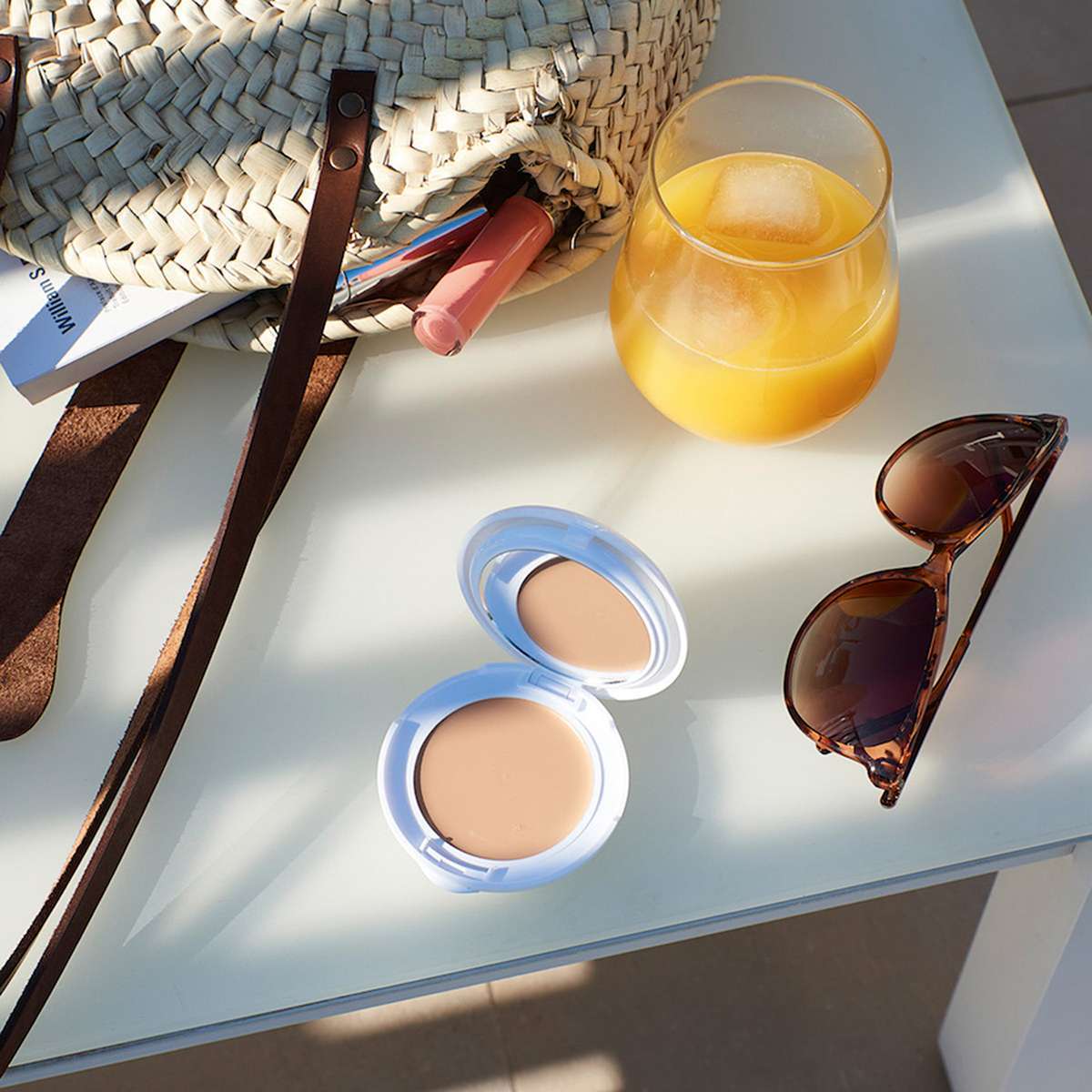 AVENE Protector Solar Gama Blanca Compacto Dorado 10Gr - Image 5